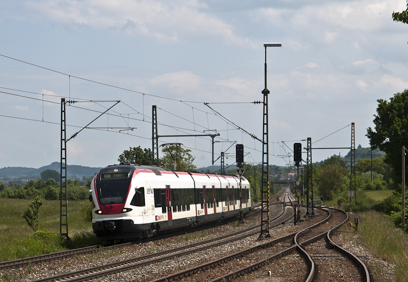 526 657-2 als SBB79838 (Konstanz - Engen) am 29. Mai 2010 bei der Einfahrt in Welschingen-Neuhausen.

