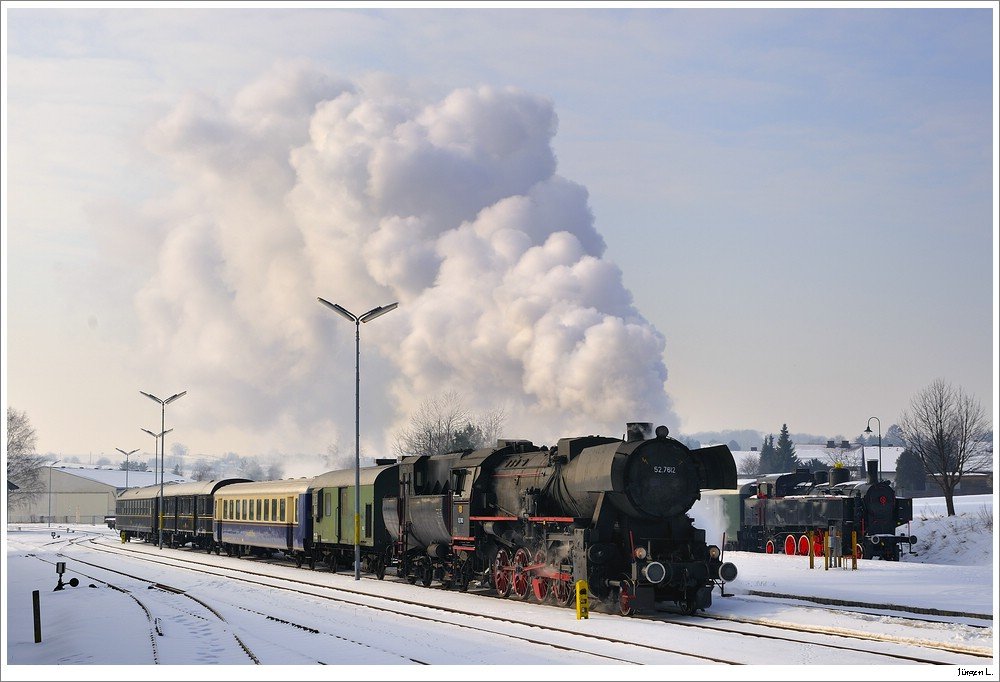 52.7612 mit dem SDZ R 16102. Hier bei der Einfahrt in Ernstbrunn, 23.1.2010.