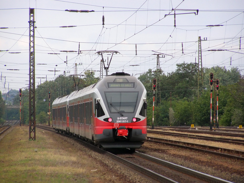 5341 017 nach Budapest-Dli bei der Ausfahrt Budars - 01.08.2011