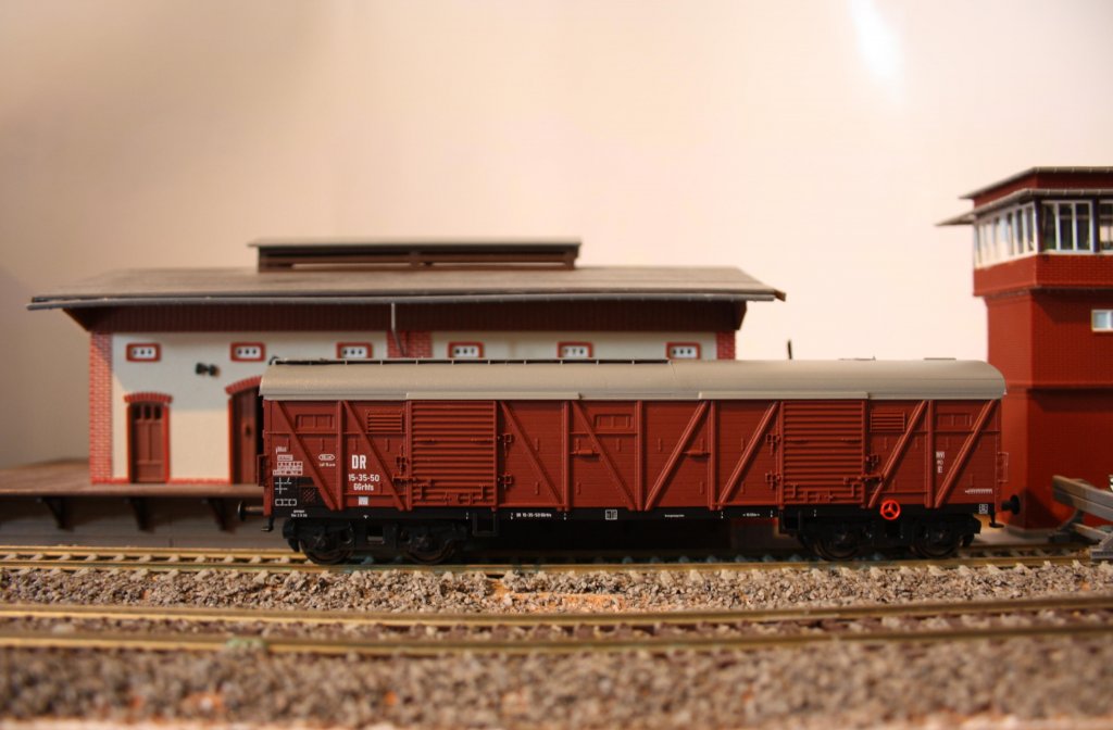 54051 Piko Gedeckter Gterwagen GGrhts 15-35-50 der DR Ep. III