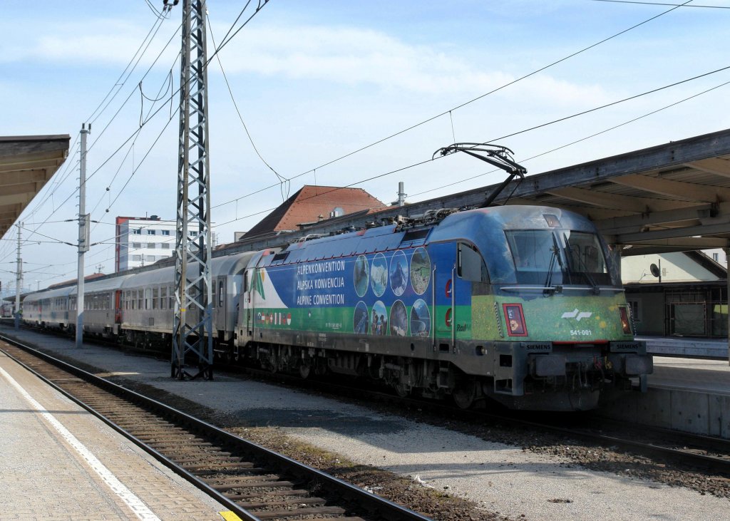 541 001 steht am 10.03.2011 mit EC 211 nach Beograd bereit, hier am Villacher Hbf.