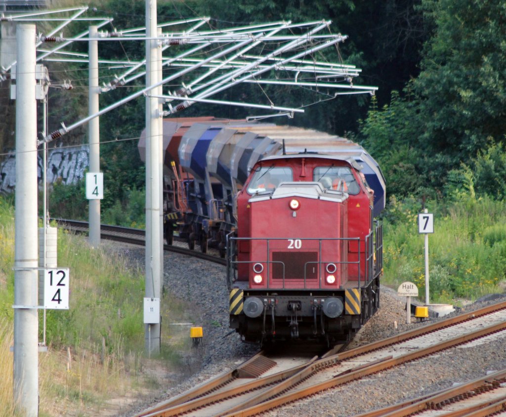 5.7.13 / 203 122-7 (BBL 09) kommt mit 7 Schttgutwagen aus der Waldbahn