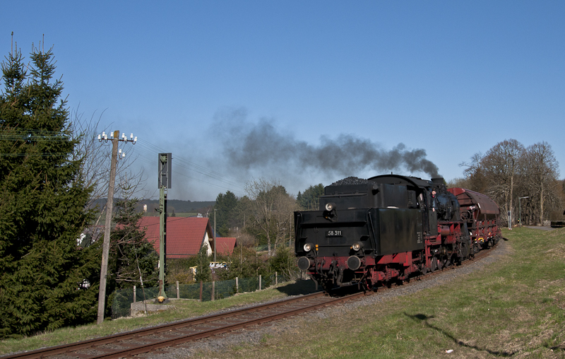 58 311 am 6. April 2010 in Dockweiler.