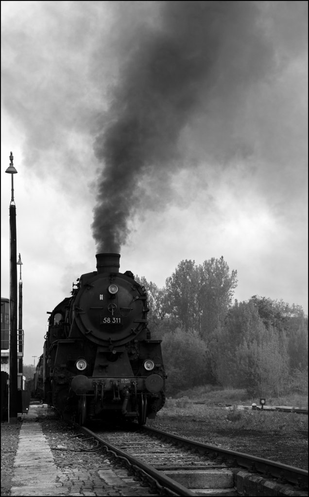 58 311 am  Kohlenhof  des Dampflokmuseums Neuenmarkt-Wirsberg. (23.05.2010)