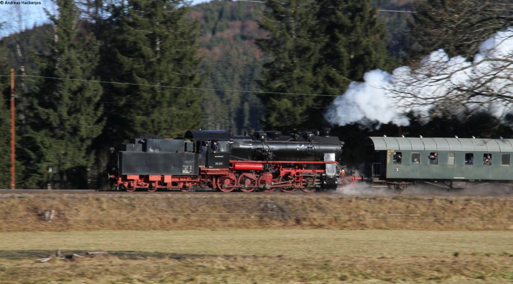 58 311 mit dem DPE 75930 (Seebrugg-Titisee) bei Titisee 29.12.12