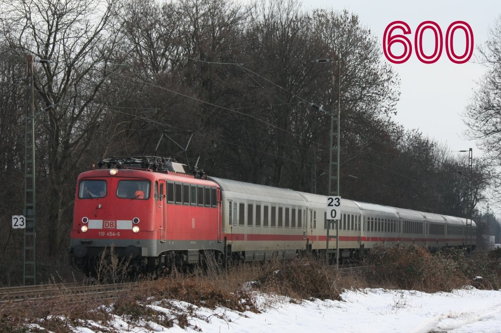 ++++600++++
Mein 600. Bild auf Bahnbilder.de, ist die 110 454-6 mit einem IC, die am 03.01.2011 durch Bornheim fuhr.