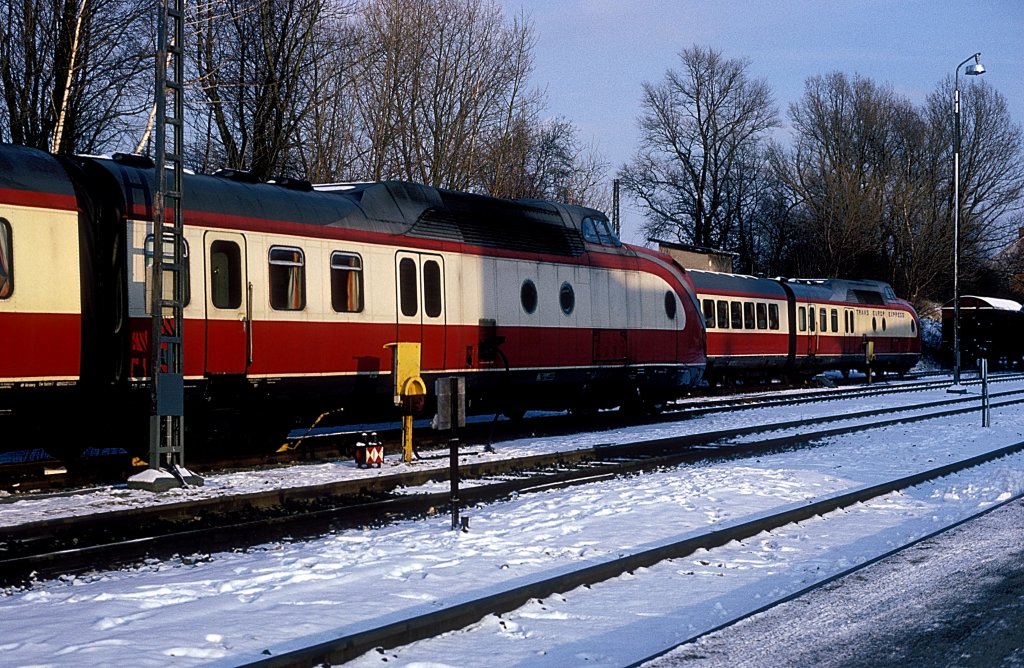 601 011 + 601 014  Mnchen - Ost  08.01.87

