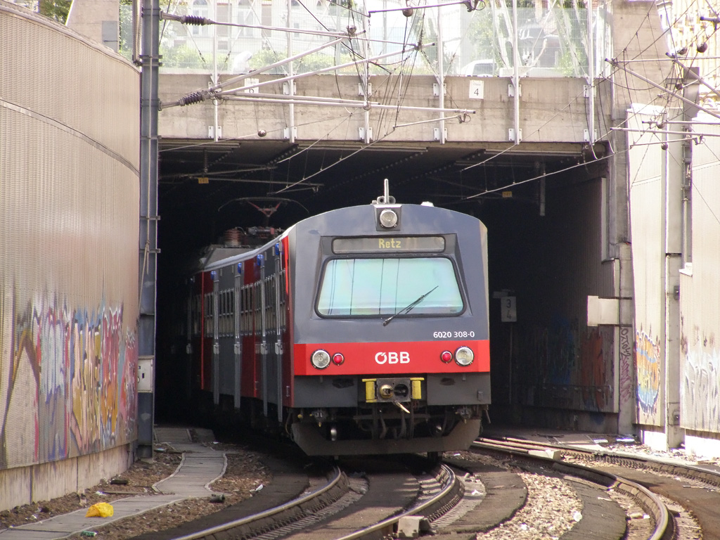 6020 308-0 zwischen S�dbahnhof und Rennweg - 24.06.2011