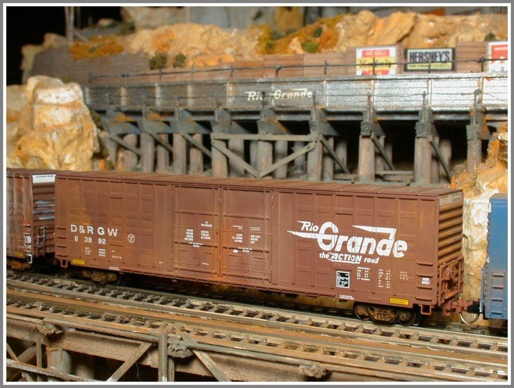 60`Boxcar 63892 D&RGW Rio Grande. Modell: Micro Trains (11.01.2010)