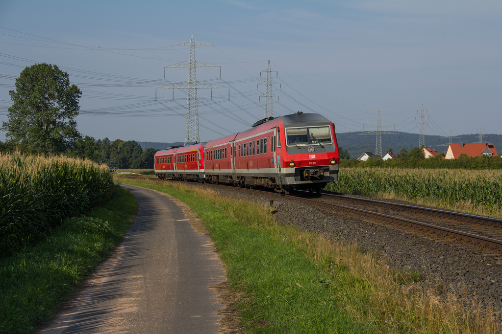 610-017 mit einem weiteren Triebwagen der Baureihe 610 bei Rothenstadt Richtung Nrnberg.(24.Juli 2012)