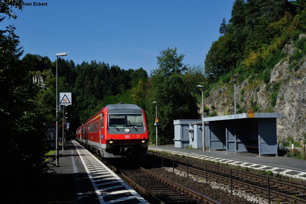 610 502 als RE 5287/RE 3411 von Nrnberg Hbf nach Cheb/Bayreuth Hbf bei der Durchfahrt in Velden (b. Hersbruck), 18.08.2012