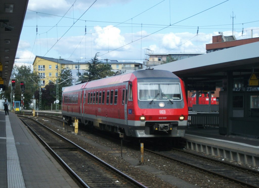 610 509 rangiert am 22.Juli 2012 ber Gleis 20 im Nrnberger Hbf.
