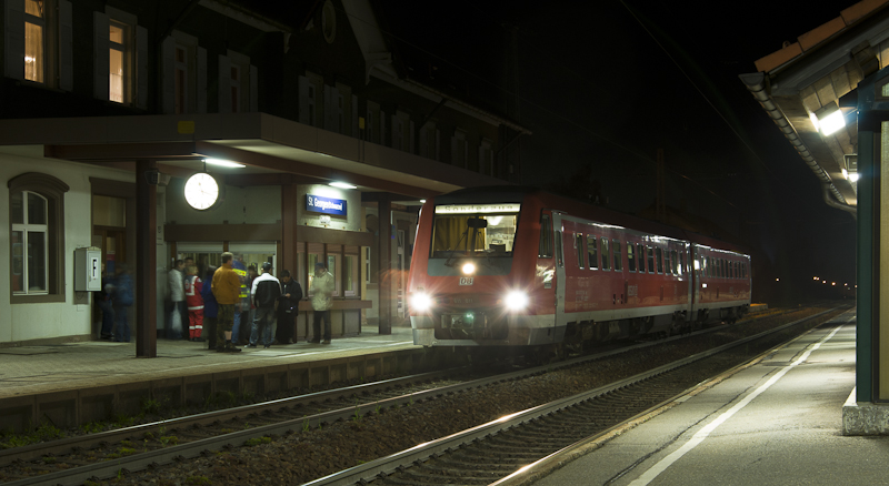 611 011-8 als  Sonderzug  am 7. Mai 2010 im Bahnhof St. Georgen (Schwarzw). Aufgrund einer groen Notfalllbung im Sommerautunnel durfte er im Bahnhof die  Opfer  einsammeln und spter  Unglckszug  spielen.
