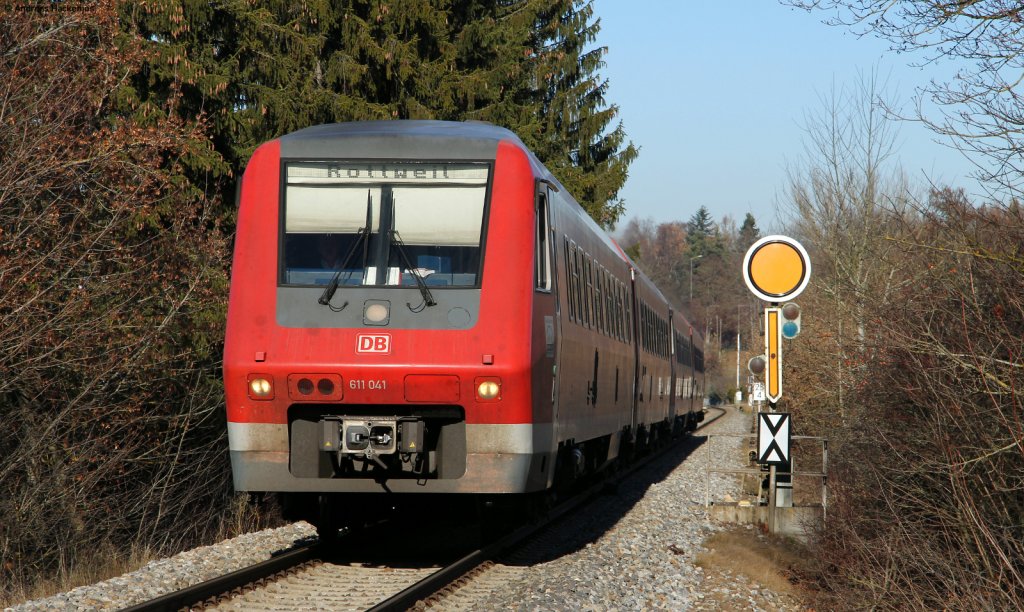 611 041-5 und 027-4 als RE 22304 (Neustadt(Schwarzw)-Rottweil) bei Villingen 27.11.11