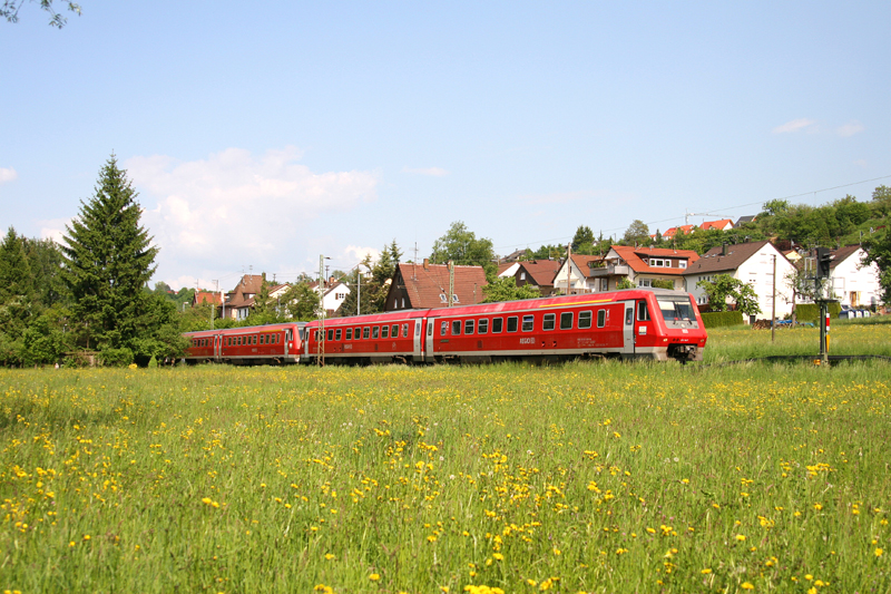 611 547 als IRE 3261 nach Albstadt-Ebingen durcheilt am 22.05.2010 Wernau.