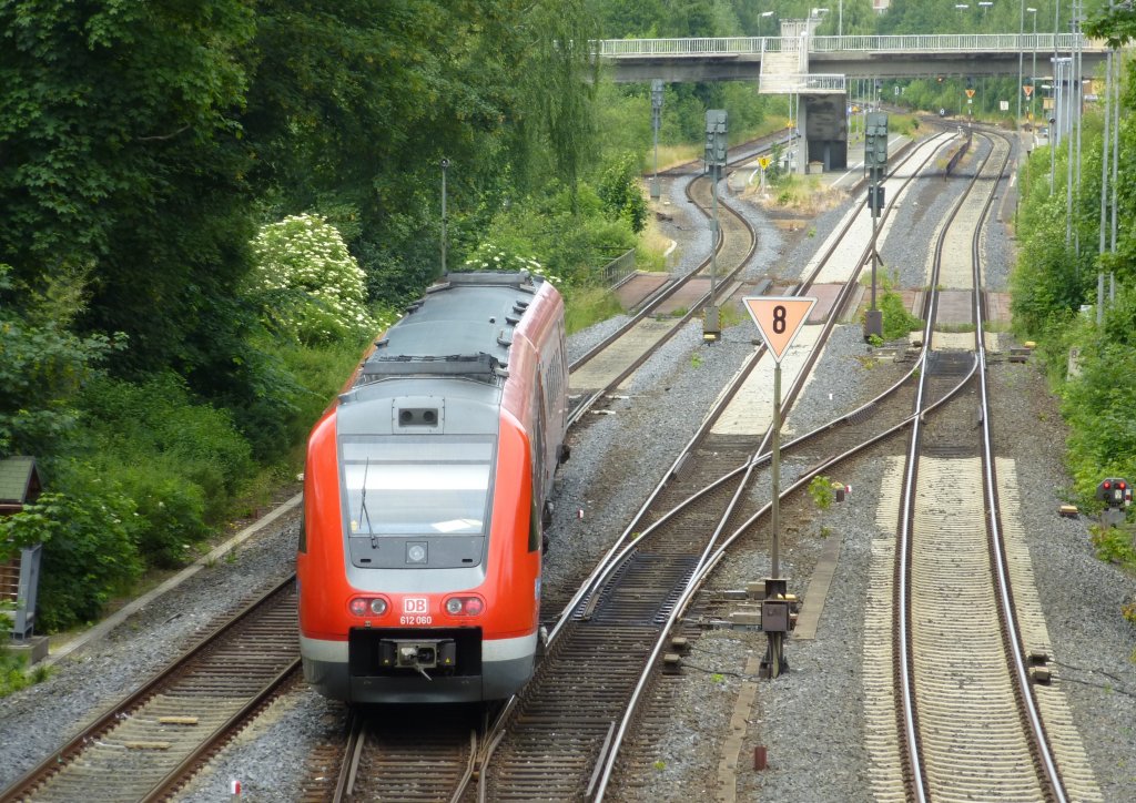 612 060 fährt hier als RE Nürnberg-Hof bei Oberkotzau, 30.Juni 2013.