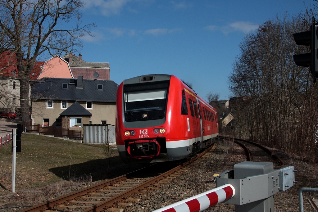 612 065/565 unterwegs in Triebes als RE3643 am 22.03.2010.
