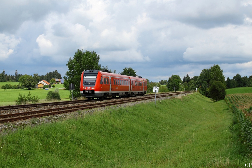 612 077 am 15.8.2011 als RE 57612 nach Lindau bei Röthenbach.