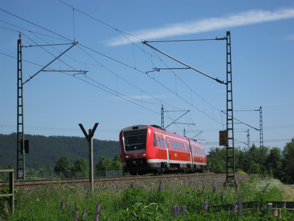 612 096 fuhr am 5.6.10 als RE 3488, mit 5 Minuten Versptung, nach Saalfeld. Halach(b. Kronach)
