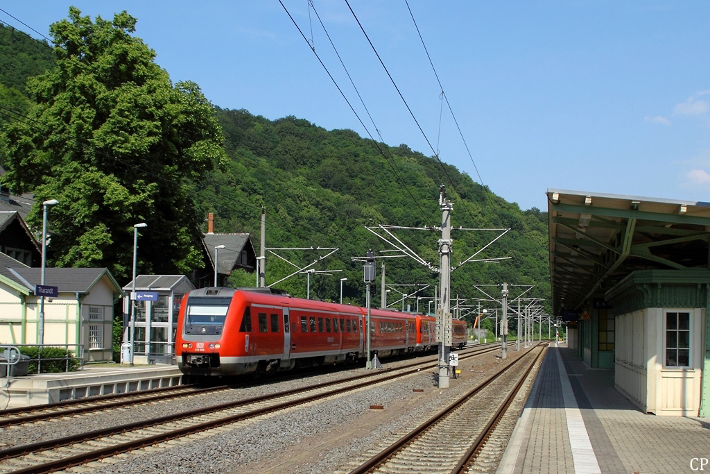 612 485 ist am 4.6.2011 zusammen mit einem weiteren 612 als RE nach Nrnberg unterwegs und legt in Tharandt einen kurzen Halt ein.