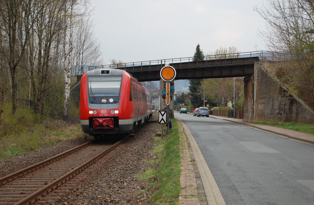 612 510 als RE 3607 Hannover Hbf - Halle(Saale)Hbf passiert am 14.04.2012 gerade das  Spiegelei  von Bad Harzburg