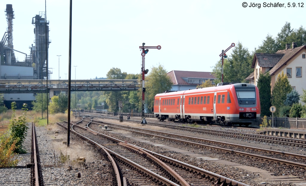 612 558 hat als RE Nrnberg am 5.9.12 gerade die Bahnsteige von Sulzbach-Rosenberg Htte passiert. 