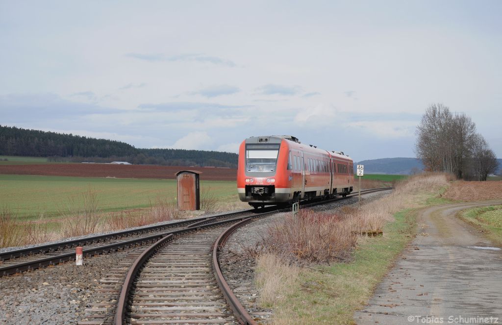 612 560 (95 80 0612 560-2 D-DB) als RE3524 am 12.04.2013 bei Etzenricht