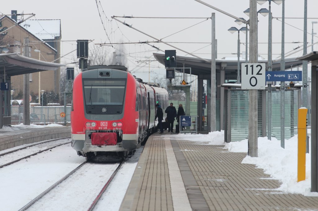 612 595 und 612 128 mit dem IRE nach Nürnberg Hbf in Glauchau (Sachs) hier im Nachschuß. 14.03.2013