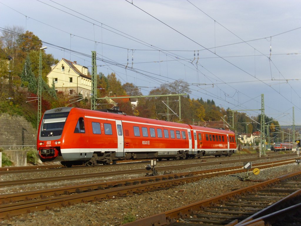 612 655 verlsst am 30. Oktober 2010 als RE nach Lichtenfels den Bahnhof Kronach ber Gleis 3.