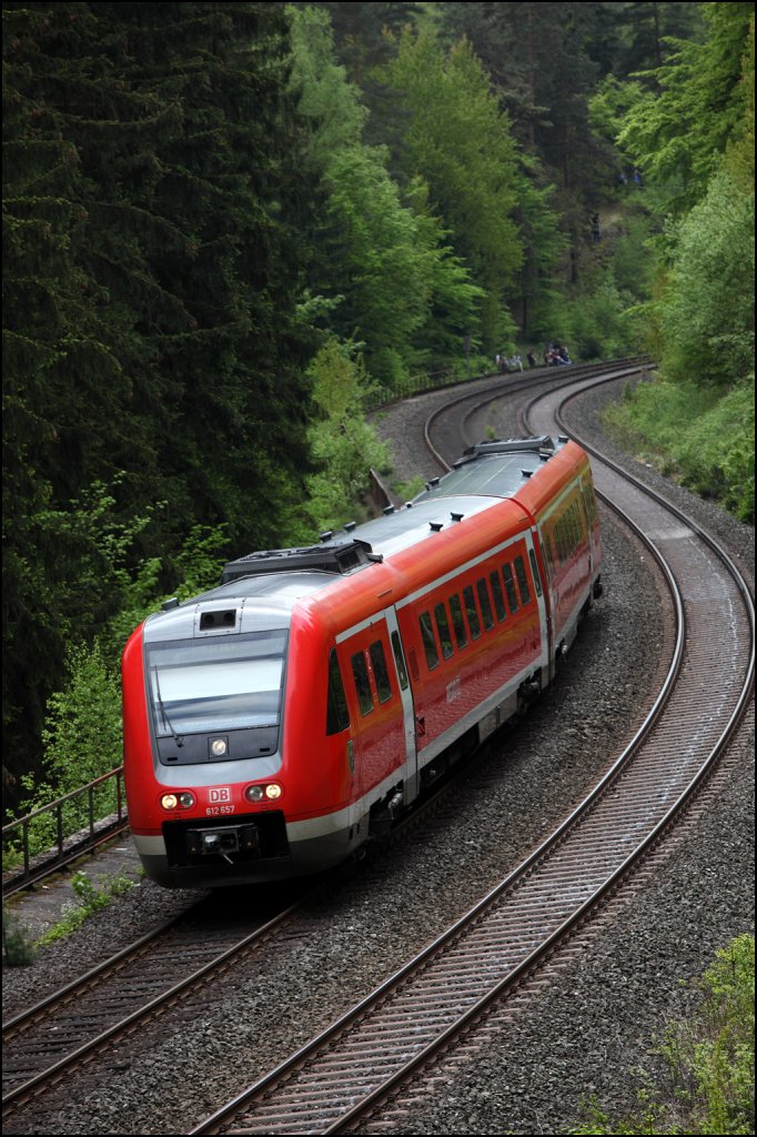 612 657/157 ist als RE nach Hof Hbf unterwegs. (23.05.2010)