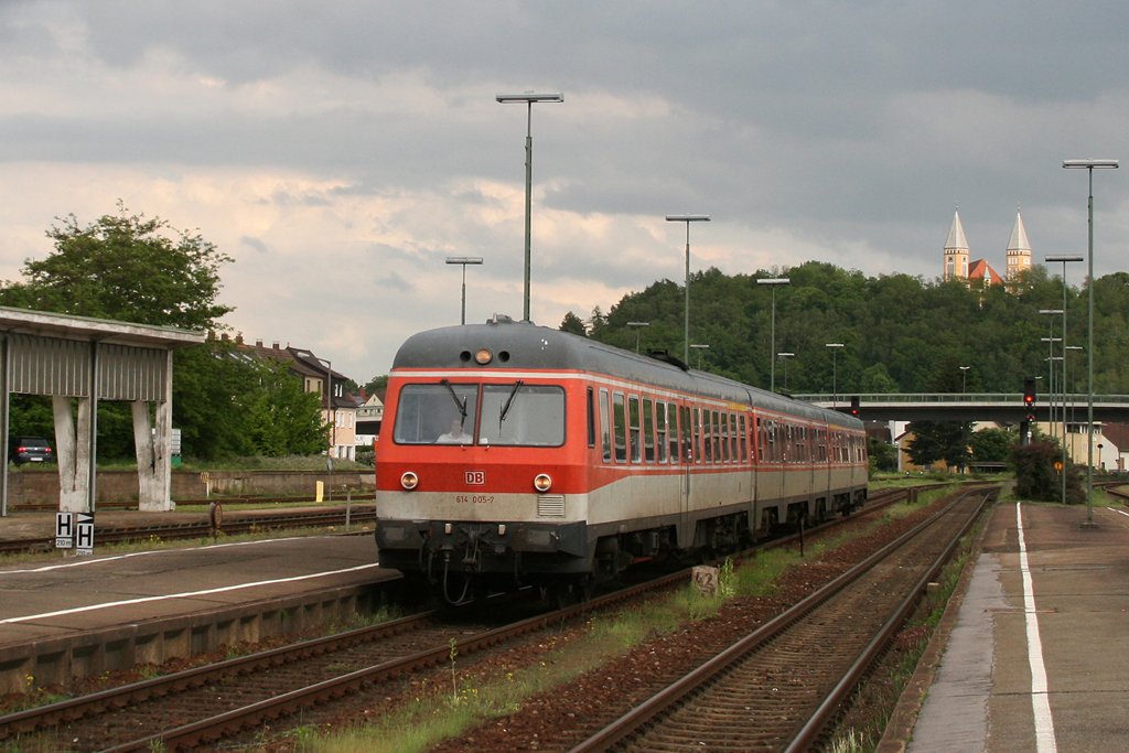 614 005/006 als Umleiter RE 32192 am 28.05.2010 in Schwandorf.