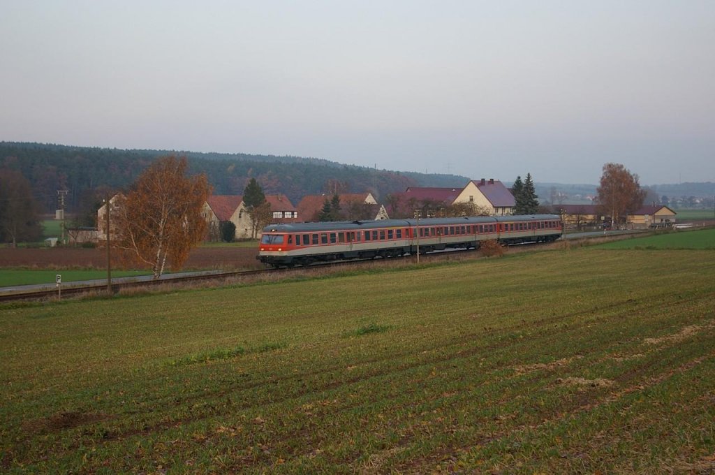 614 005+006 fhrt am 08.11.2008 als RB nach Markt Erlbach am Gckershof,einem Bauernhof zwischen Raindorf und Langenzenn,vorbei.