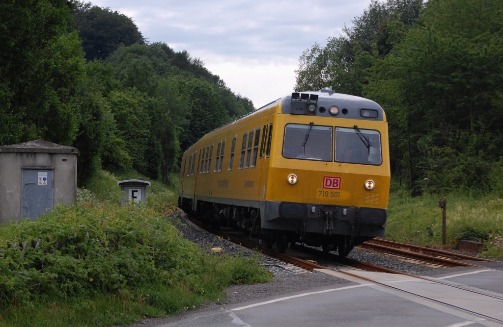 614 901 am 23.06.2011 zwischen Stadtoldendorf und Lenne. (Bahnstrecke Holzminden-Kreiensen)