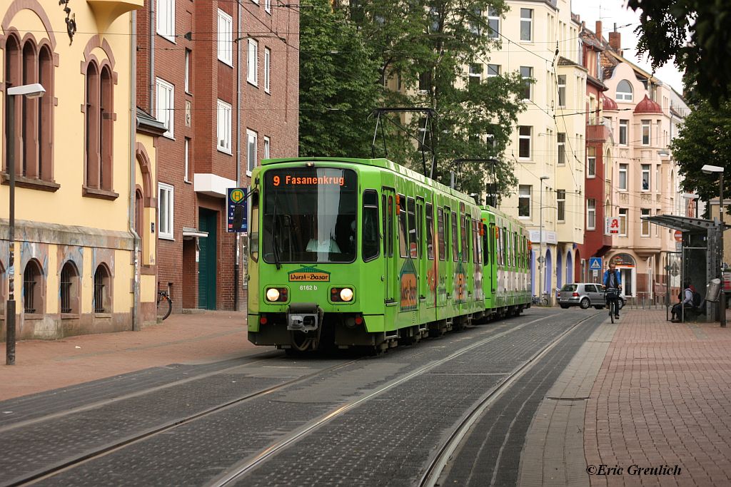 6162  Wurst-Basar  am 25.06.2011 in der Nieschlagstrae in Hannover Linden.