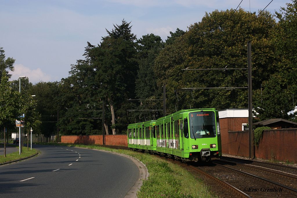 6182 mit der Linie 5  nach Anderten nahe der Hogrefestrae am 17.08.2011.