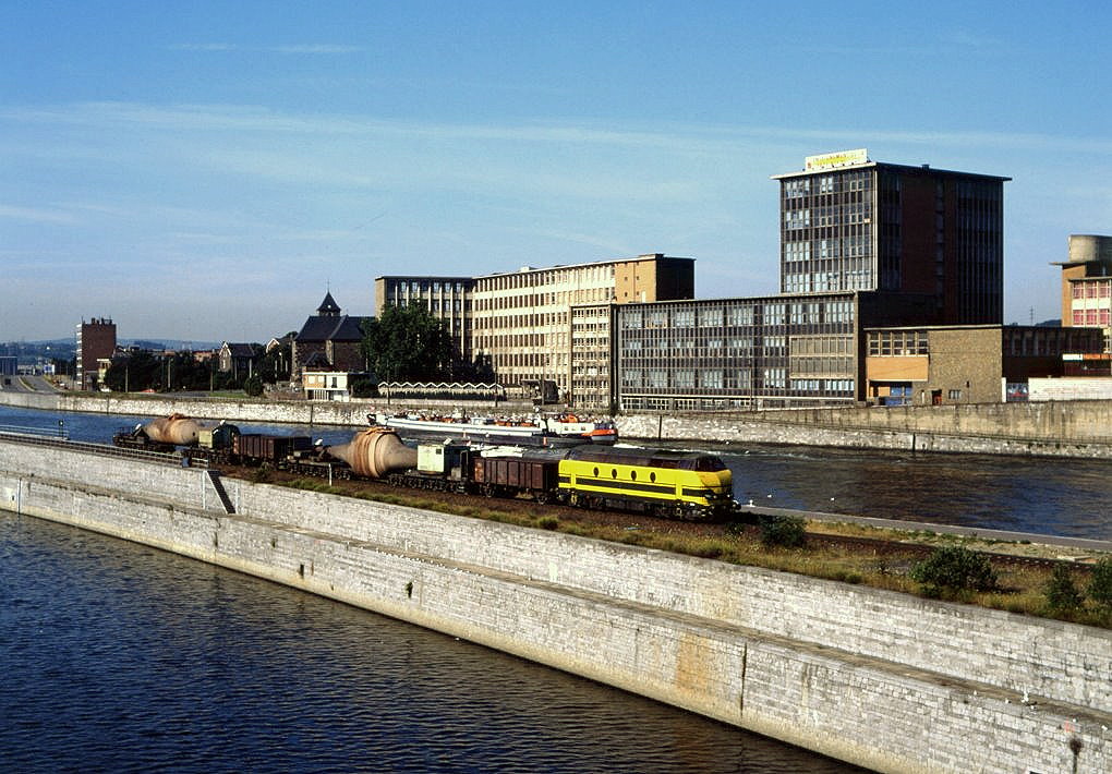 6211 im Montanverkehr bei Herstal, 27.07.1999.