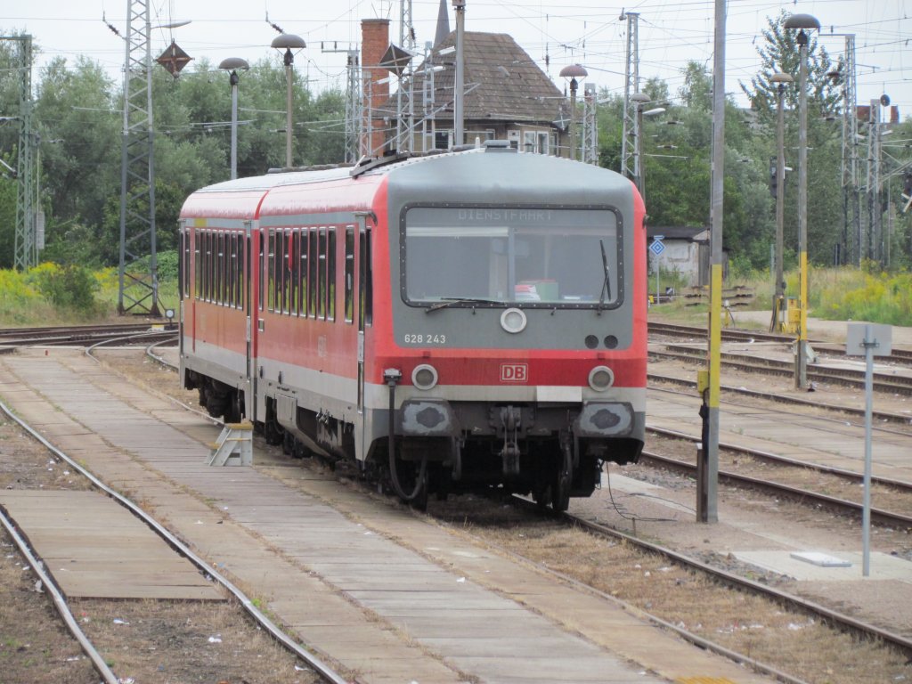 628 243 abgestellt im Ehemaligen Gterbahnhof von Schwerin  am 12.09.2012