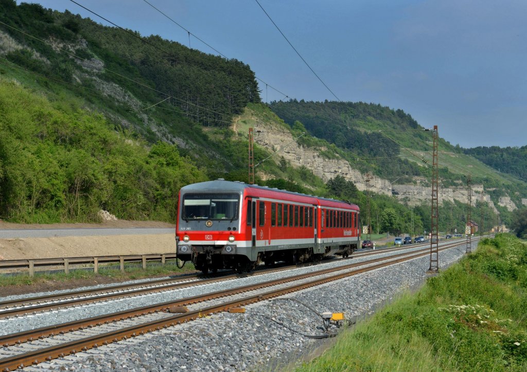 628 265 von der Westfrankenbahn am 02.06.2012 bei Karlstadt.