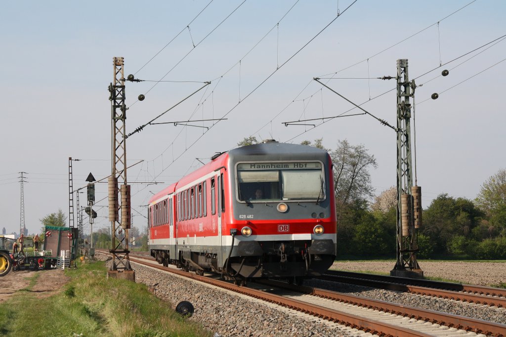 628 482 als RB von Bingen Hbf nach Mannheim Hbf.Am 24.04.10 in Bobenheim.