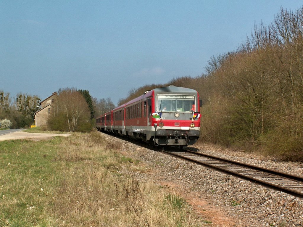 628 523/696(VT+VT) mit 628/928 461 und 474 als Karfreitagssonderzug von Dillingen/Saar nach Bouzonville(F) am 6.4.12 in Guerstling