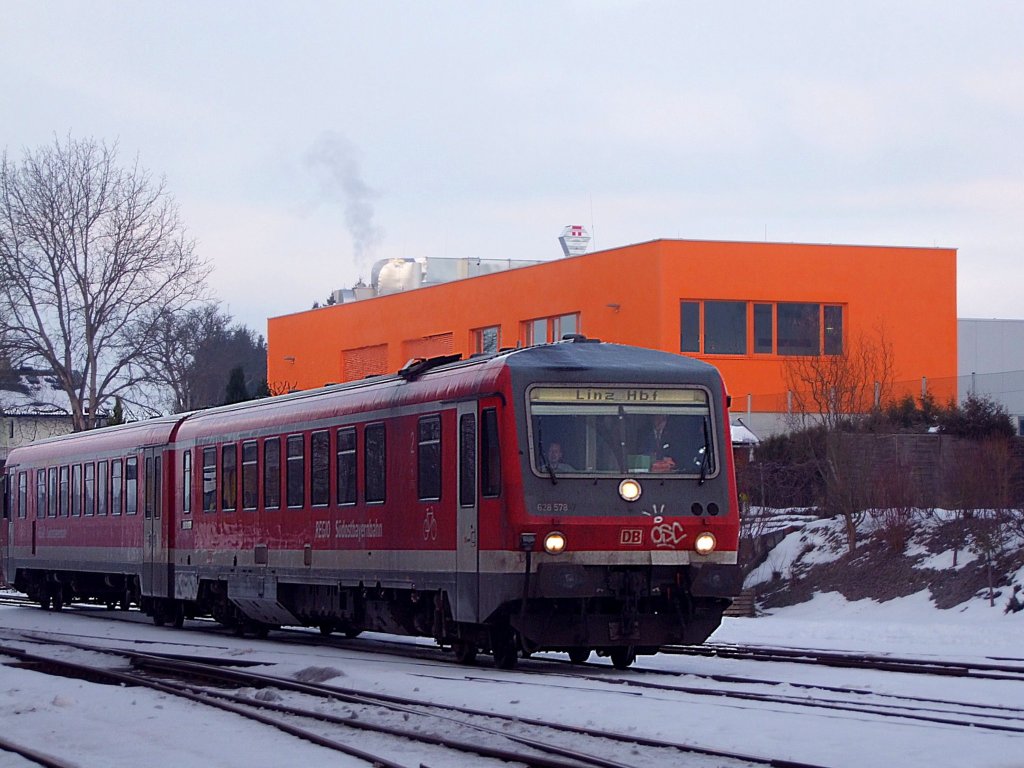 628-578 ist als REX5993 Richtung Linz/Donau unterwegs;110109