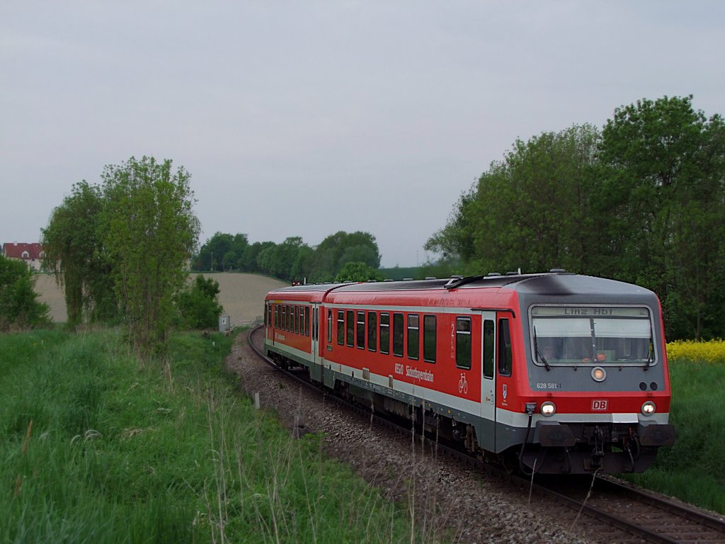 628-581 steuert als REX5993 durch die Obersterreichische Landschaft ;100513