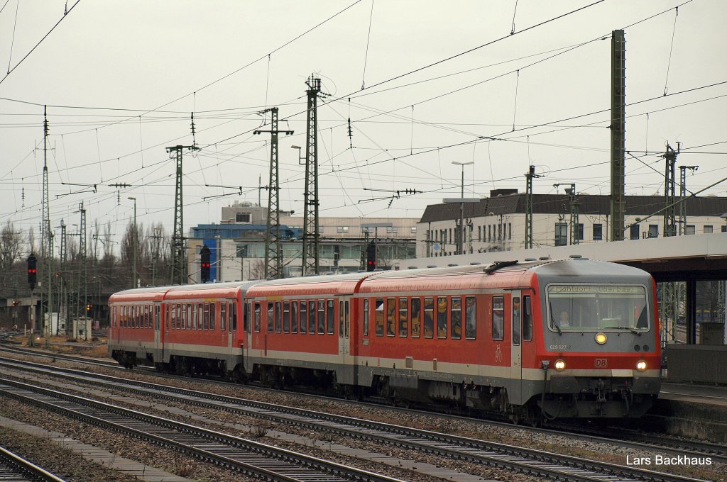 628 627 fhrt am 21.03.10 als RB 27035 von Mnchen Hbf nach Mhldorf in Mnchen-Ost ein.