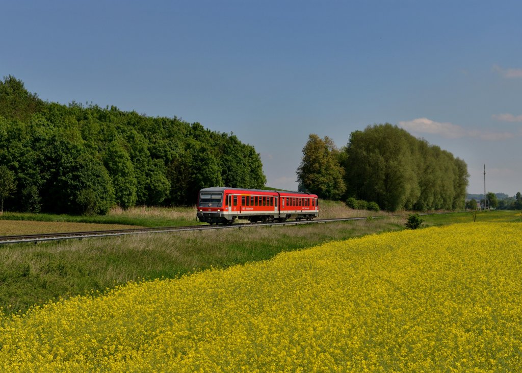 628 629 als RB nach Landshut Hbf am 18.05.2013 bei Tegernbach.