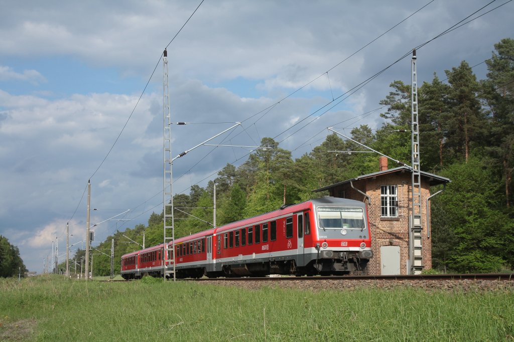 628 635 fhrt am 13.05.2011 mit dem RE3 nach Eberswalde Hbf.
