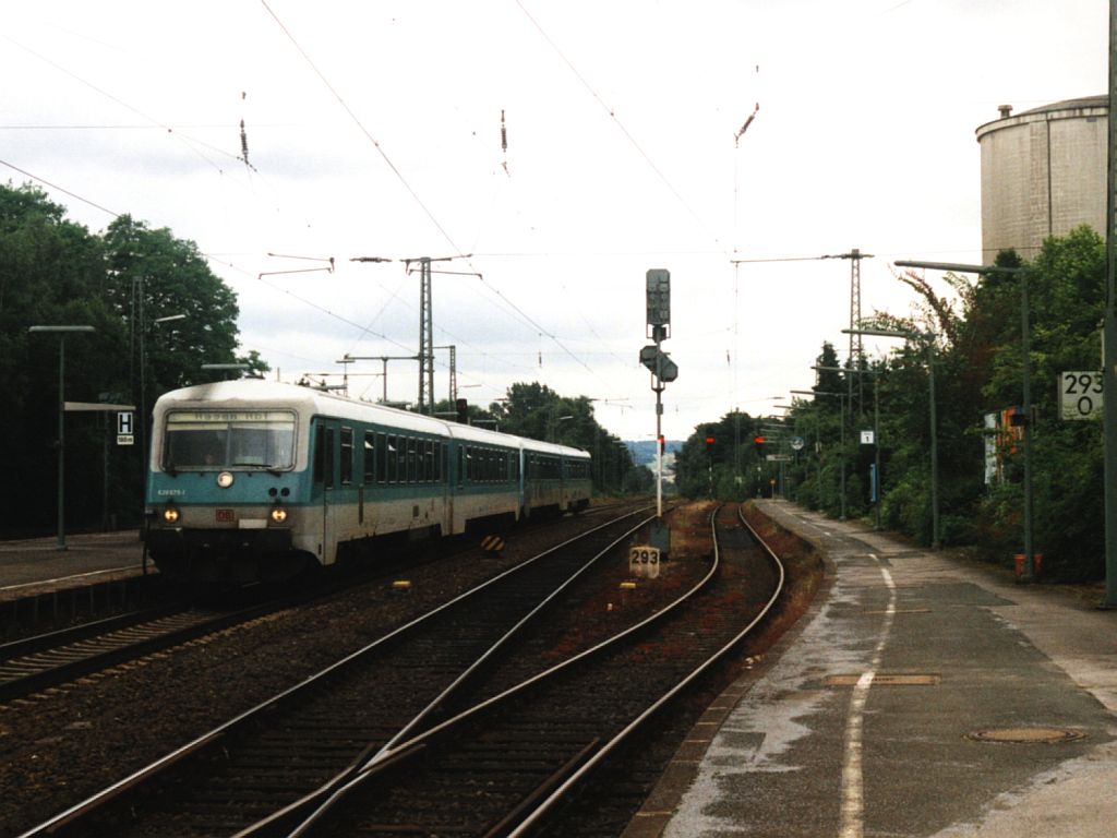 628 675-1/928 675-8 + 928 517-2/628 517-5 mit einem Gterzug auf Bahnhof Hasbergen am 5-2-2000. Bild und scan: Date Jan de Vries.