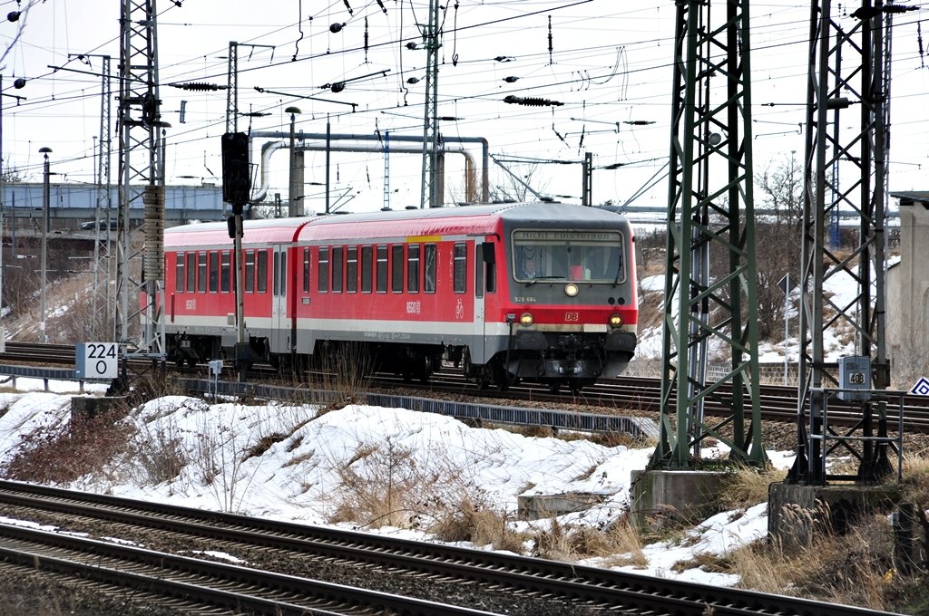 628 684 kommt als Leerfahrt aus Richtung Greifswald nach Stralsund 04.03.2010