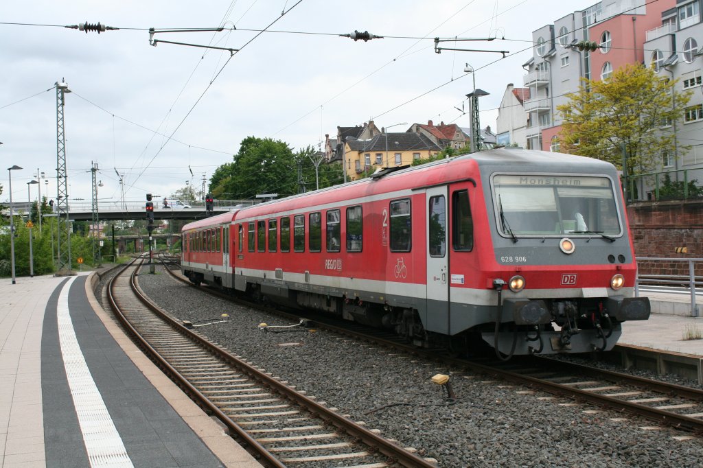 628 906 von bzw. nach Monsheim am 22.05.13 bei der Einfahrt in Worms Hbf.