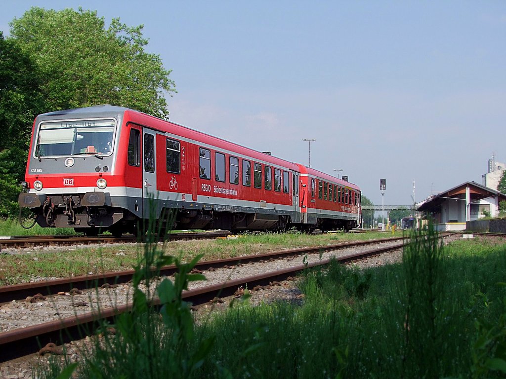 628565 steuert als REX5993 Richtung Linz;100627
