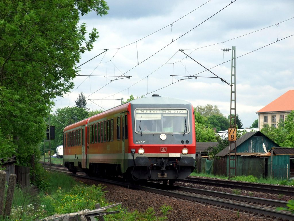 628/928 474 am 15.05.2010 als RB von Bogen nach Neufahrn Nby, kurz nach Straubing.